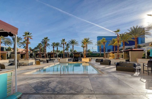 Las Vegas Condo | MGM Signature-09-821 1Br2Ba F1 Strip View Balcony Suite