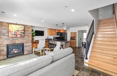 Wolf Creek Condo | MH 609 | Scandinavian Mountain Retreat