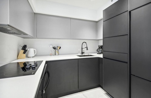 West Avenue Apartment | Miami Bayfront Luxe SuiteBayfront Luxe Stay – Pool, Gym & Views