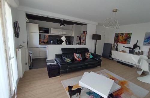 Trappes Apartment | Michba