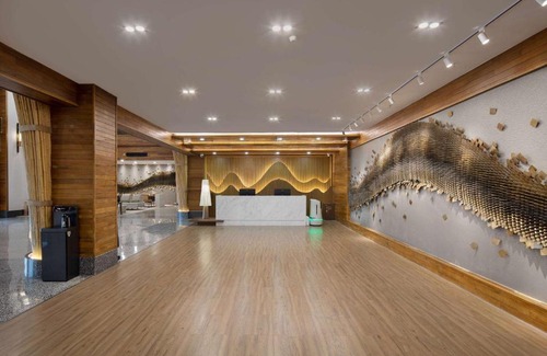 Jinghong Hotel | Microtel by Wyndham Xishuangbanna City Center