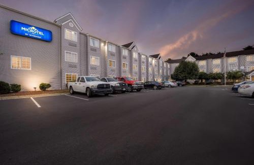 Greensboro Hotel | Microtel Inn by Wyndham Greensboro