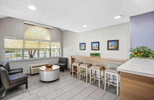 Greensboro Hotel | Microtel Inn by Wyndham Greensboro