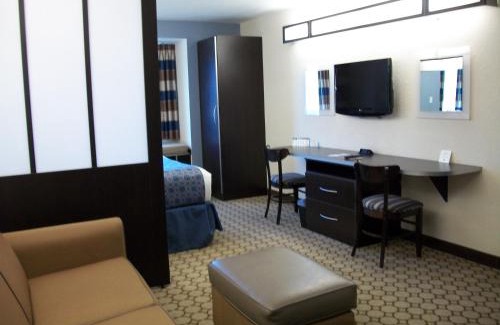 Spring Hill Hotel | Microtel Inn & Suites by Wyndham Spring Hill/Weeki Wachee