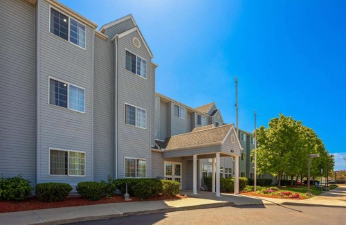 Thurston Hotel | Microtel Inn & Suites by Wyndham Ann Arbor