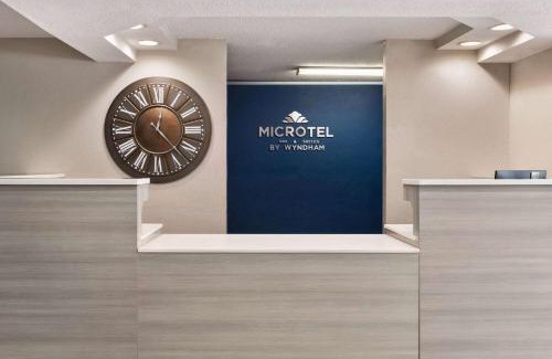 Florence Hotel | Microtel Inn & Suites by Wyndham Florence/Cincinnati Airpo