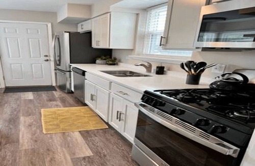 Lake Bluff Villa | Mid-century design home located in the Villas of Lake Bluff