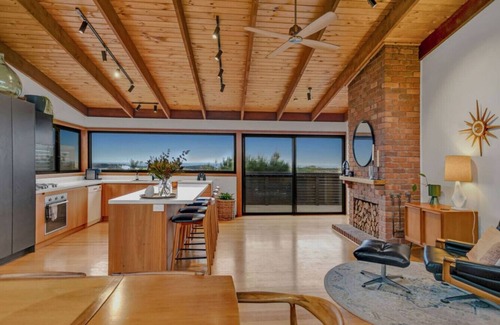 Jan Juc House | Mid Century on Eastview