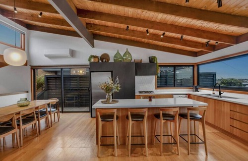 Jan Juc House | Mid Century on Eastview