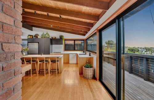 Jan Juc House | Mid Century on Eastview