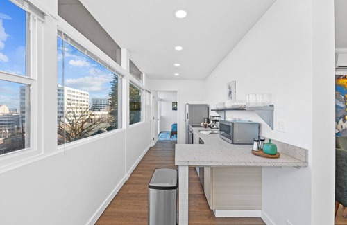 Cliff - Cannon Apartment | Midcentury Gem w/Free Parking & Stunning DT Views