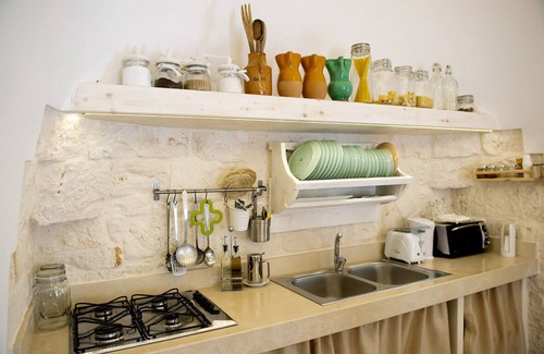 Cisternino House | Middle trulli, ancient stone house