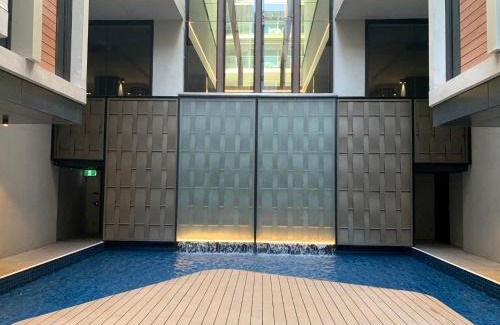 Braddon Apartment | Midnight Luxe 2BR 2Bath 2Car 230 Pool Gym Sauna