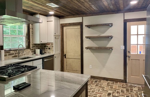 Hattiesburg Cottage | Midtown-Avenues Cottage