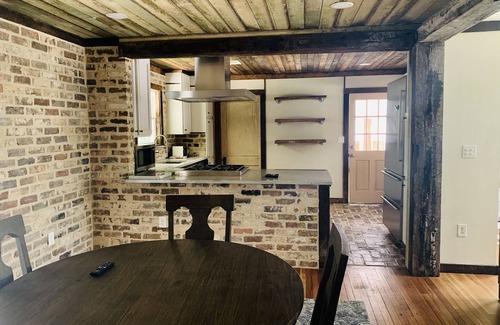 Hattiesburg Cottage | Midtown-Avenues Cottage