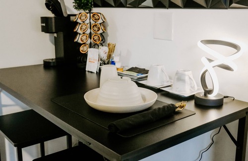 Midtown Apartment | Midtown Houston Studio, Fast Wifi, Late Check Out!