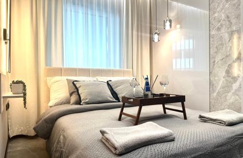 Srodmiescie Apartment | MIESZCZAŃSKA 10 Apartment~ CENTRAL PARK ~Self Check-In 20h