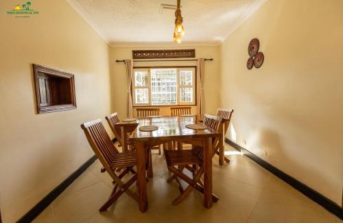 Entebbe House | Miika Botanical Inn Entebbe