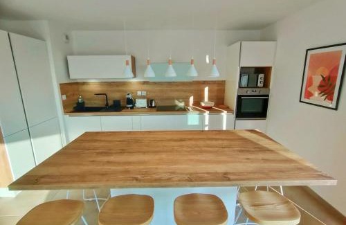 Marseillan Apartment | MILLESIME 5303 : Vue magnifique, spacieux, sur le Port avec parking