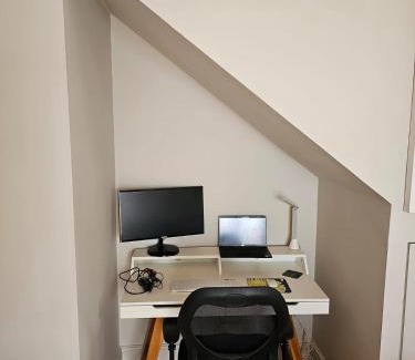 Claremont Apartment | Milner Cottage: Digital Nomad Oasis