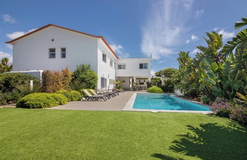 Vale de Seixos Apartment | Milreu Guesthouse - Room 'Terra' with Pool view