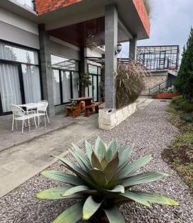 Cihanjuang 1 Villa | Mimi Castle Full AC 1200m2 Private Villa dan Pool Parongpong Lembang