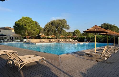 Cala Rossa Apartment | Mini Villa T4 duplex dans résidence hôtelière Fiori di Cala Rossa superbement arborée rénovée en 2023 - chez Anne avec piscine chauffée