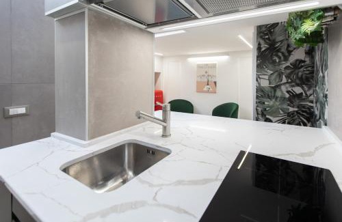 Barriera Vecchia-San Giacomo Apartment | Minicasa di lusso con lavanderia e ricarica E-Bike