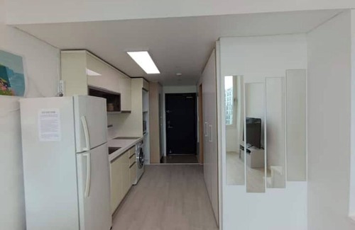 Banghwa-dong Apartment | Minimalism Stay 8 next to Gimpo Airport