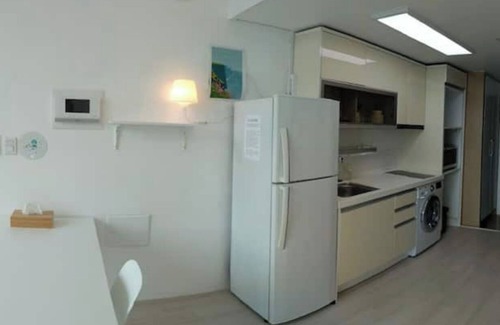 Banghwa-dong Apartment | Minimalism Stay 8 next to Gimpo Airport