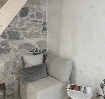 Alcantara Apartment | Minimalist Atelier Alcantara