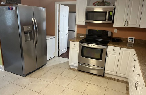 Harbor Oaks House | Minutes from beach, Daytona, New Smyrna and Ormond Centrally located