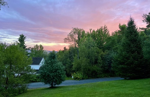 West Dover House | Minutes from Mt. Snow & Wilmington! Indoor spa, sauna, fitness room & billiards!