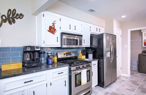Pflugerville House | Minutes to Downtown, Dell Diamond, SXSW, Domain, COTA