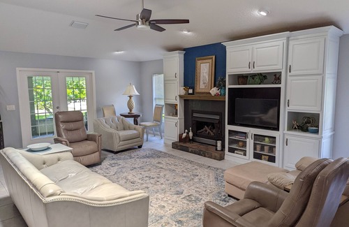 Piedmont House | Minutes to Spanish Springs and Sumpter Landing, pet friendly, renovated kitchen