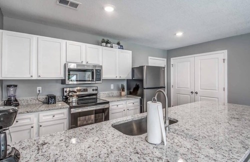 Berclair House | Minutes to the Memphis Zoo! The Berclair Cottage