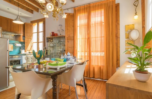 Old Town House | MIRACLET - ADULTS ONLY - Townhouse with beautiful terrace and parking in the centre of Pal