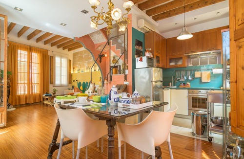 Old Town House | MIRACLET - ADULTS ONLY - Townhouse with beautiful terrace and parking in the centre of Pal