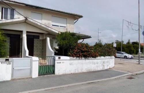 Gulpilhares Villa | Miramar on Beach View Villa