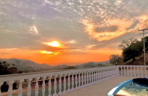 Corrego do Bom Jesus House | Mirante Da Colina08, com hidro, café da manhã e piscina