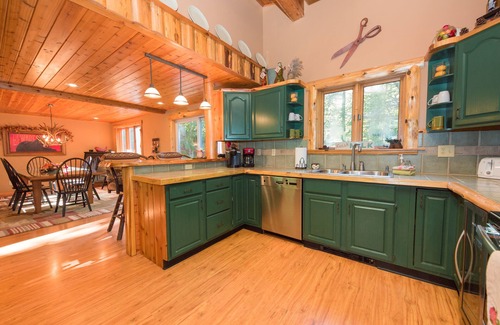 Lake Placid House | Mirror Lake's 'Adirondack Azure Lodge' WITH PRIVATE BEACH RIGHTS ON MIRROR LAKE