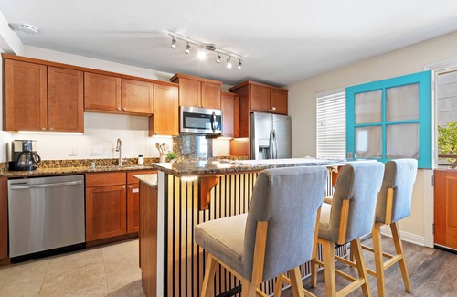 Mission Beach Apartment | MISSION BEACH 2 BDRM, WITH PARKING in the HEART OF MISSION BEACH + MISSION BAY!