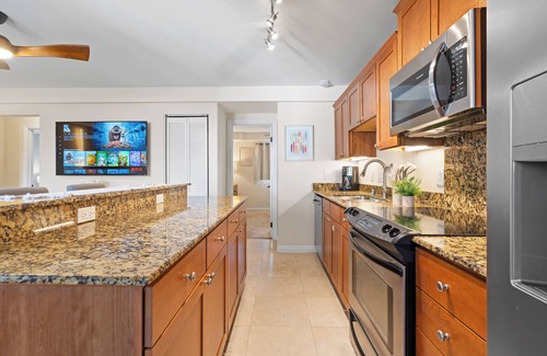 Mission Beach Apartment | MISSION BEACH 2 BDRM, WITH PARKING in the HEART OF MISSION BEACH + MISSION BAY!