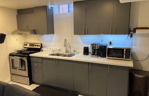 East Credit Apartment | Mississauga, Toronto - Stunning 2BR Apartment in ideal location