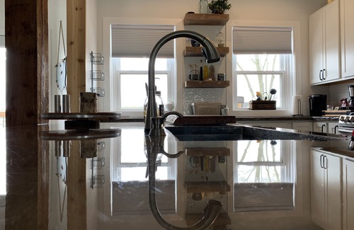 Le Claire House | Mississippi River Views and Downtown LeClaire all in one!