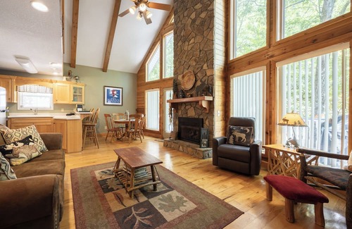 Helen House | Misty Creek | Charming Creek Side Cabin w/Hot Tub and Fire Pit Located in Helen