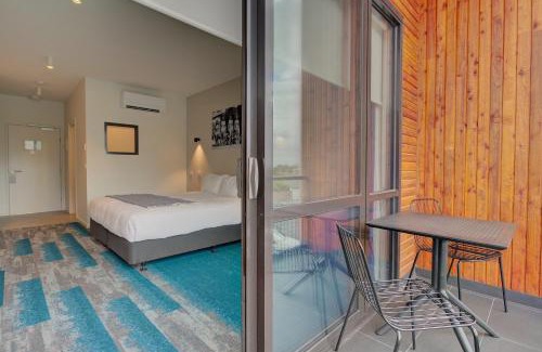 Wonthaggi Hotel | MJ McMahon Motel