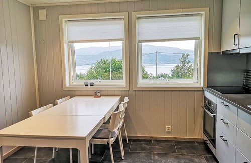 Florø Apartment | Mjellhaugen by Interhome