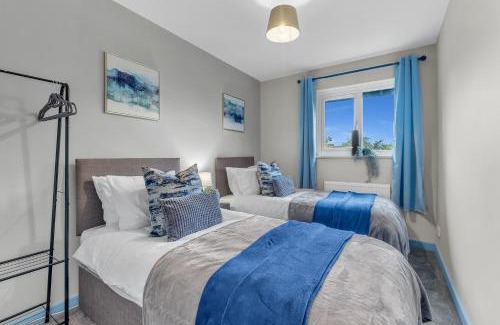 Walton House | MK 2-Bedroom Contractor's Gem, 5 beds, sleeps 6, free parking