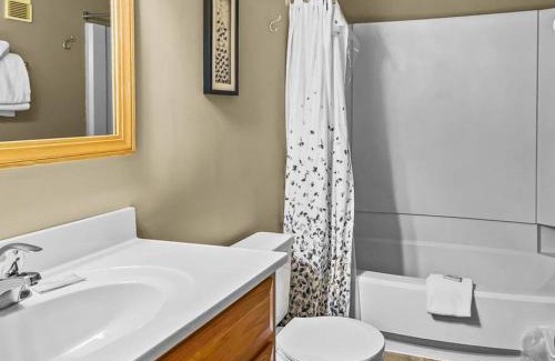 Snowshoe Apartment | ML358 Calm And Comfortable Quick Access To Trails WiFi Parking